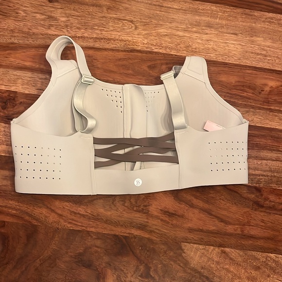 NWT Victoria’s Secret, VSX Sports bra, PINK sports bra, high support bra - Picture 2 of 5